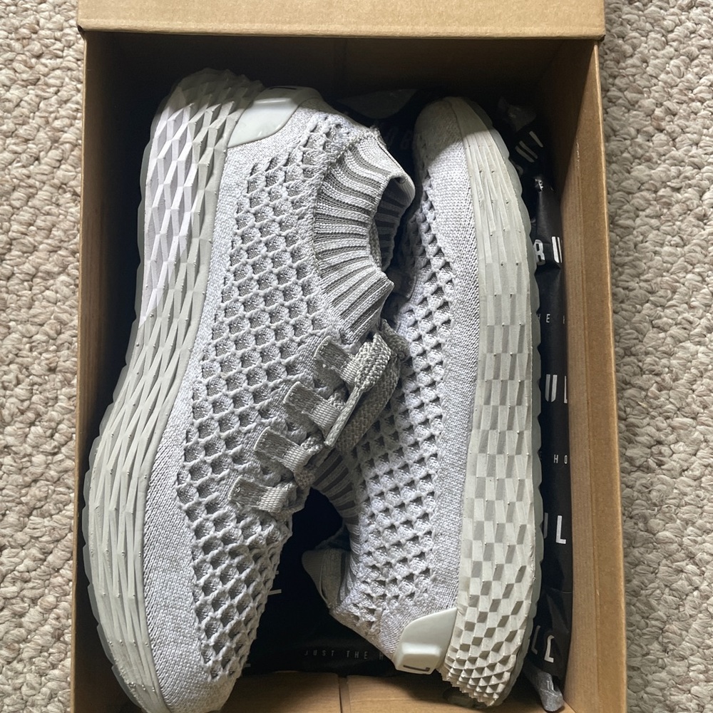 NoBull Size 8.5 Diamond Knit Runner, Color Gray. Like new condition!
